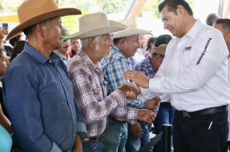 El Gobierno Estatal acerca obra comunitaria y apoyos al campo para transformar comunidades poblanas.