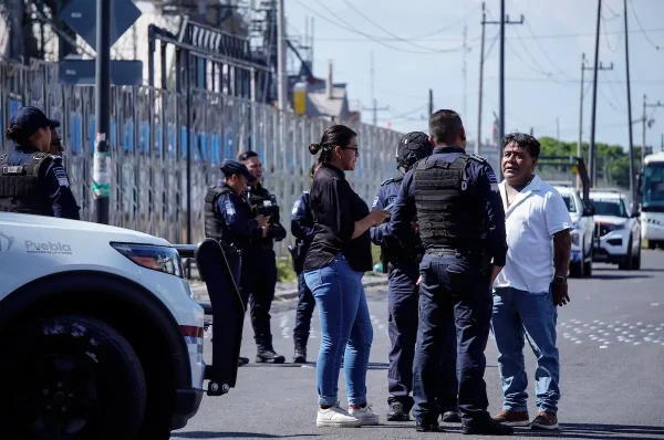 Balacera en Mercado Hidalgo deja dos heridos