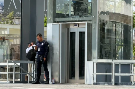 FGE investiga presunto suicidio en el CIS Angelópolis